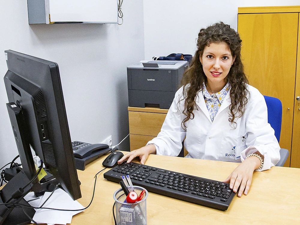 laura moya dietista nutricionista en consulta